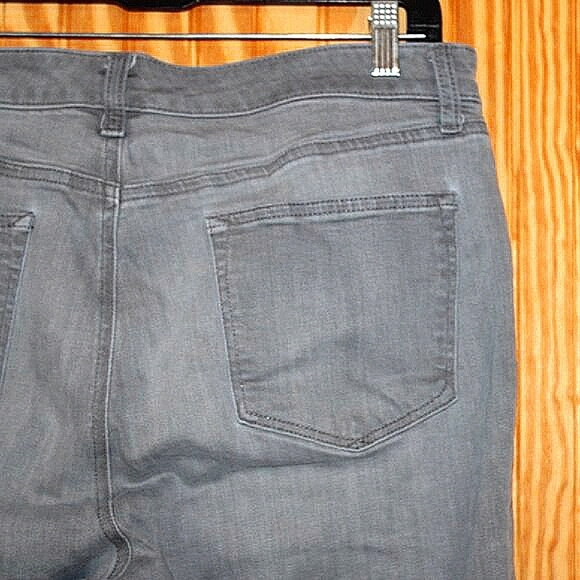 Talbots Gray Wash Cuffable Boyfriend Jeans - Size 14 - Picture 7 of 8